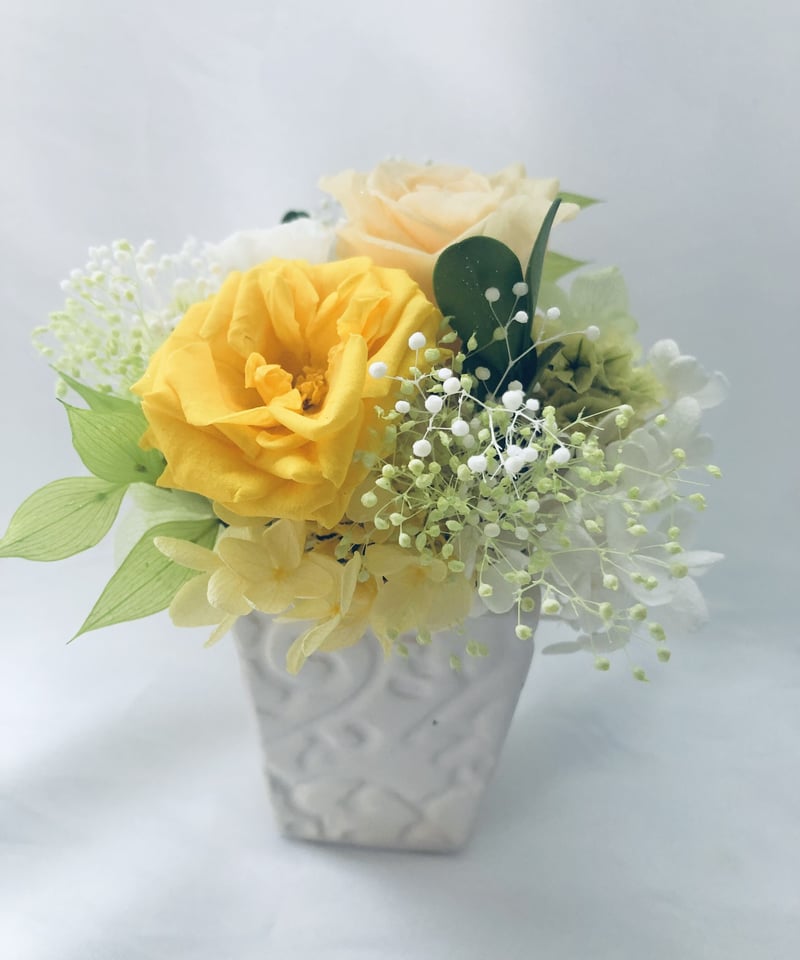 プリザーブドフラワー黄色と白とパステルオレンジローズ、小花の