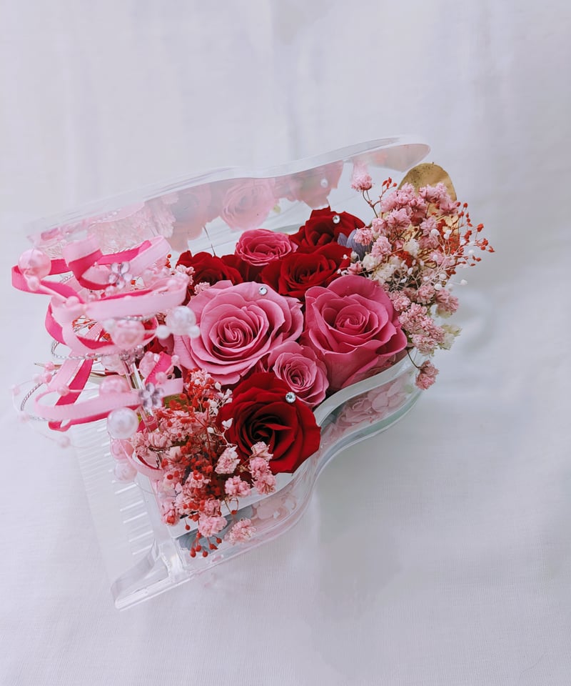 プリザーブドフラワーピアノアレンジピンクと赤い薔薇のエレガント