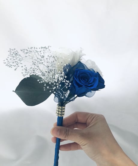 プリザーブドフラワー青と白薔薇のふんわり花束