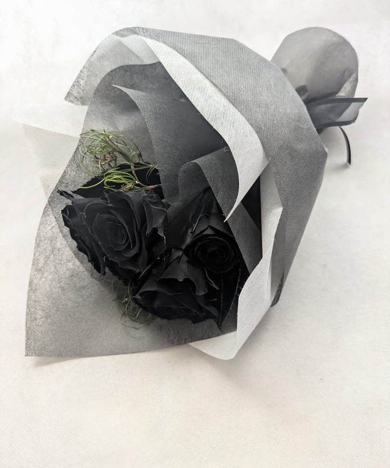 黒薔薇の花束と白薔薇アレンジ2種類ギフトセット／プリザーブド