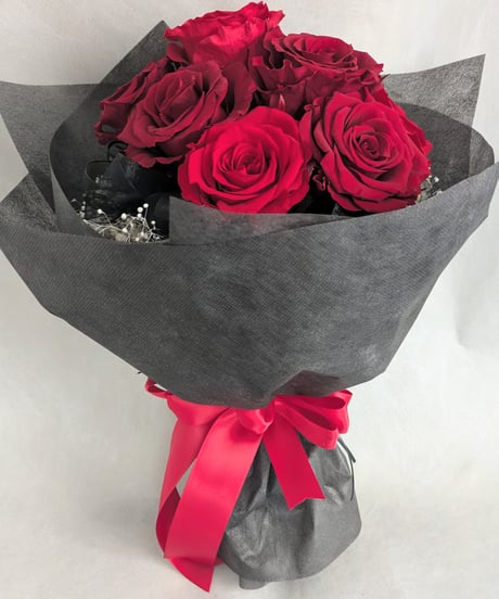 プリザーブドフラワー大輪の赤い薔薇花束11本／白いかすみ草の愛の贈り物