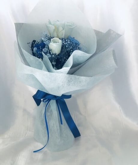ベビーブルーローズとミニ薔薇とかすみ草のふんわり花束（プリザーブドフラワー）