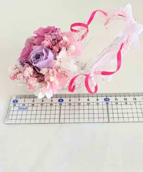 【プリザーブドフラワー／ガラスの靴ミニシリーズ】ピンクの薔薇のプリンセスシューズ