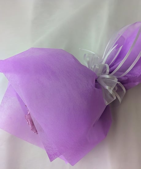 プリザーブドフラワーパープルローズ5輪と小花のふんわり花束（花束ラッピング）