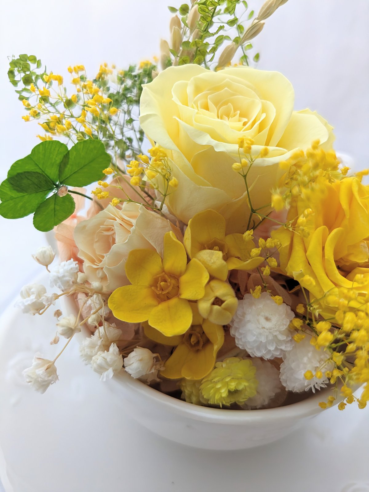 プリザーブドフラワー／カフェタイムのティーカップアレンジ／ラウンド