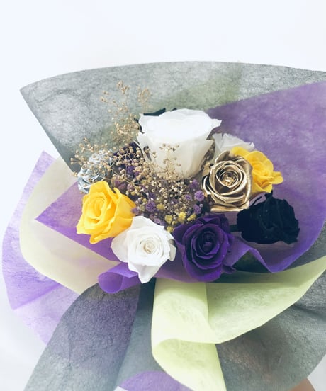 プリザーブドフラワー/祝福を込めて贈る花/輝く薔薇を束ねた花束（ふんわり花束ラッピング）