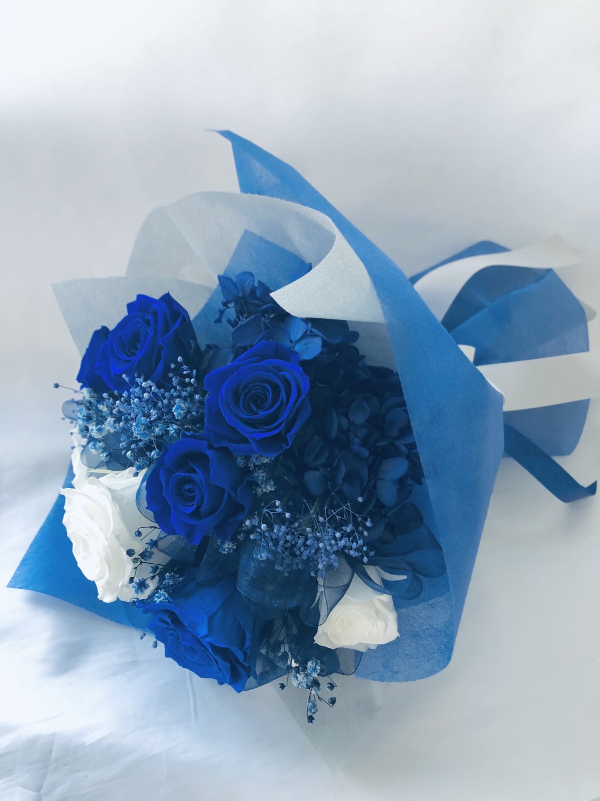 青と白のプリザーブドバラの花束 fit=scale-down,w=1200