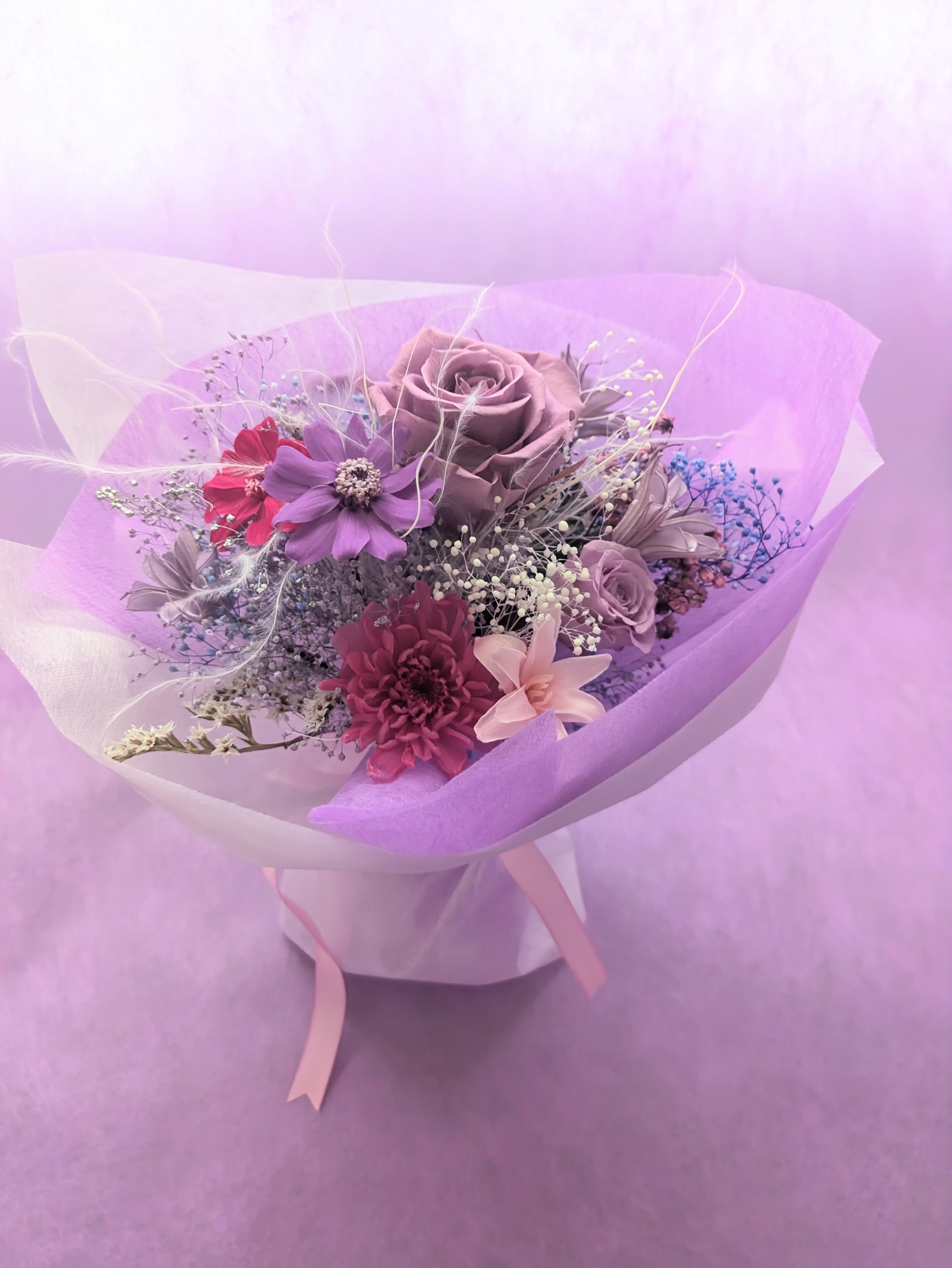 プリザーブドフラワーパープルピンク ギフトアレンジ プリザーブドフラワー／パープルローズと小花のふんわり花束 | 世都華