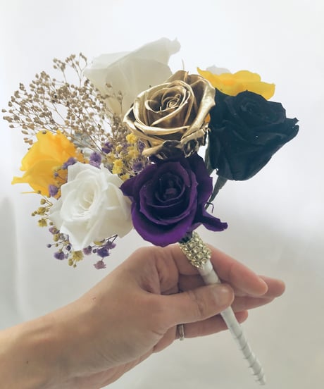 プリザーブドフラワー/祝福を込めて贈る花/輝く薔薇を束ねた花束（ふんわり花束ラッピング）