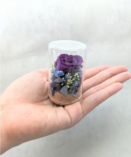 プリザーブドフラワー／紫のミニ薔薇と小花のミニガラスボトルギフト