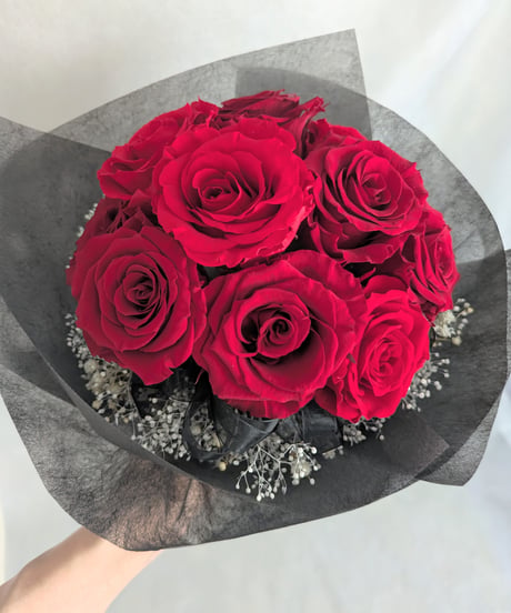 プリザーブドフラワー大輪の赤い薔薇花束11本／白いかすみ草の愛の贈り物