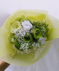プリザーブドフラワー／薔薇と小花のふんわり枯れない花束ホワイトグリーン／記念日お祝い