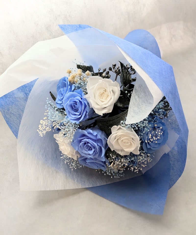 プリザーブドフラワー12輪花束ダズンローズ／空色とホワイトローズ