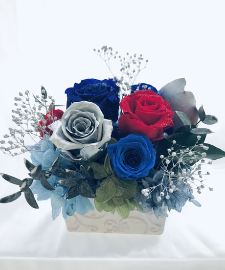 プリザーブドフラワー青と赤い薔薇にシルバーローズの魔法の枯れないお花【リボンラッピング付き】