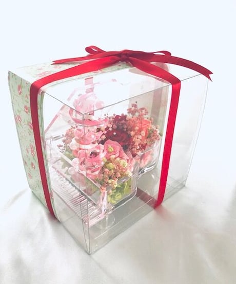 【プリザーブドフラワー／グランドピアノシリーズ】赤い薔薇の情熱を讃えて、透明のピアノが奏でる美しい旋律