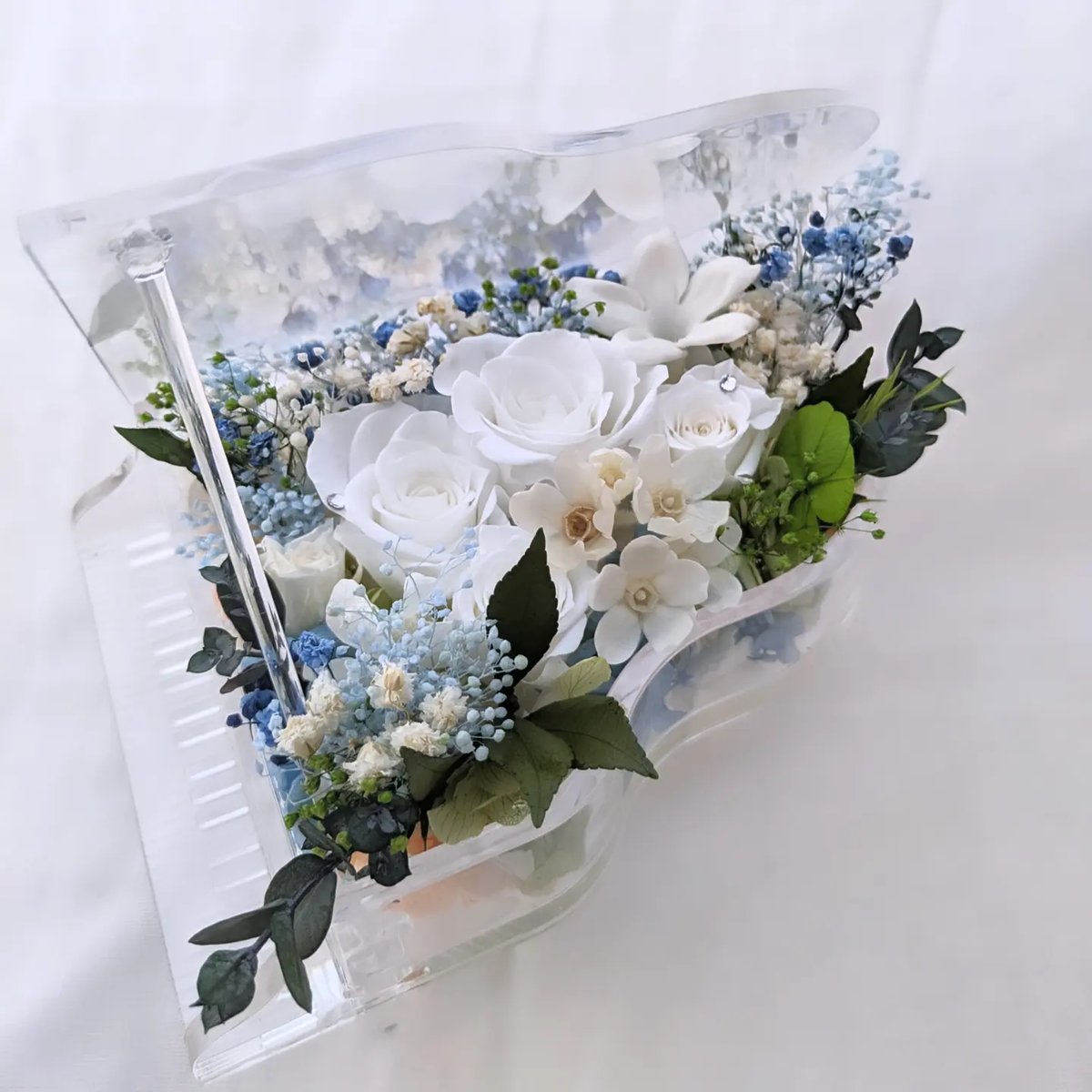 プリザーブドフラワー／グランドピアノシリーズ】白い花たちのピュアな