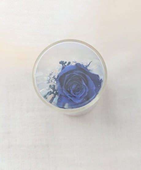 プリザーブドフラワー／青いミニ薔薇と小花のミニガラスボトル