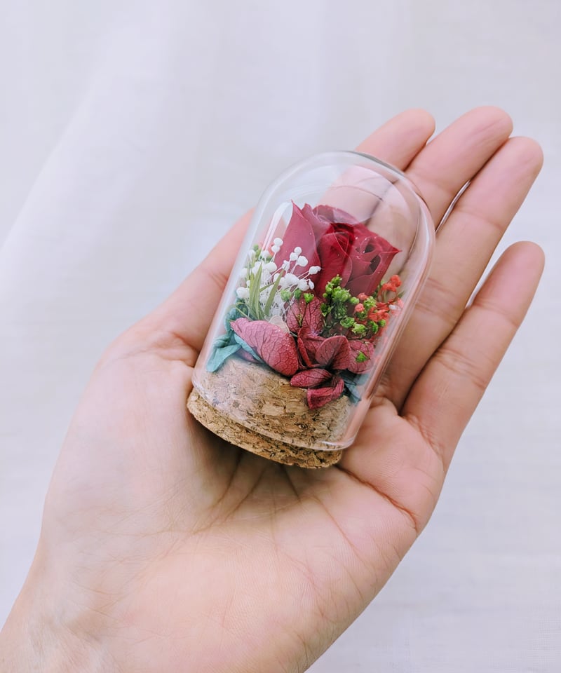 プリザーブドフラワー／ミニガラスドーム 赤いミニ薔薇のミニ