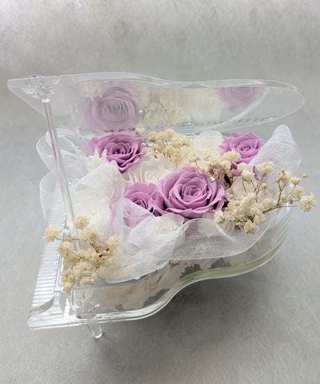 【プリザーブドフラワー／グランドピアノシリーズ】ライラックと白い薔薇の奏でる優しい癒しの音色【フラワーケースにリボンラッピング付き送料無料】