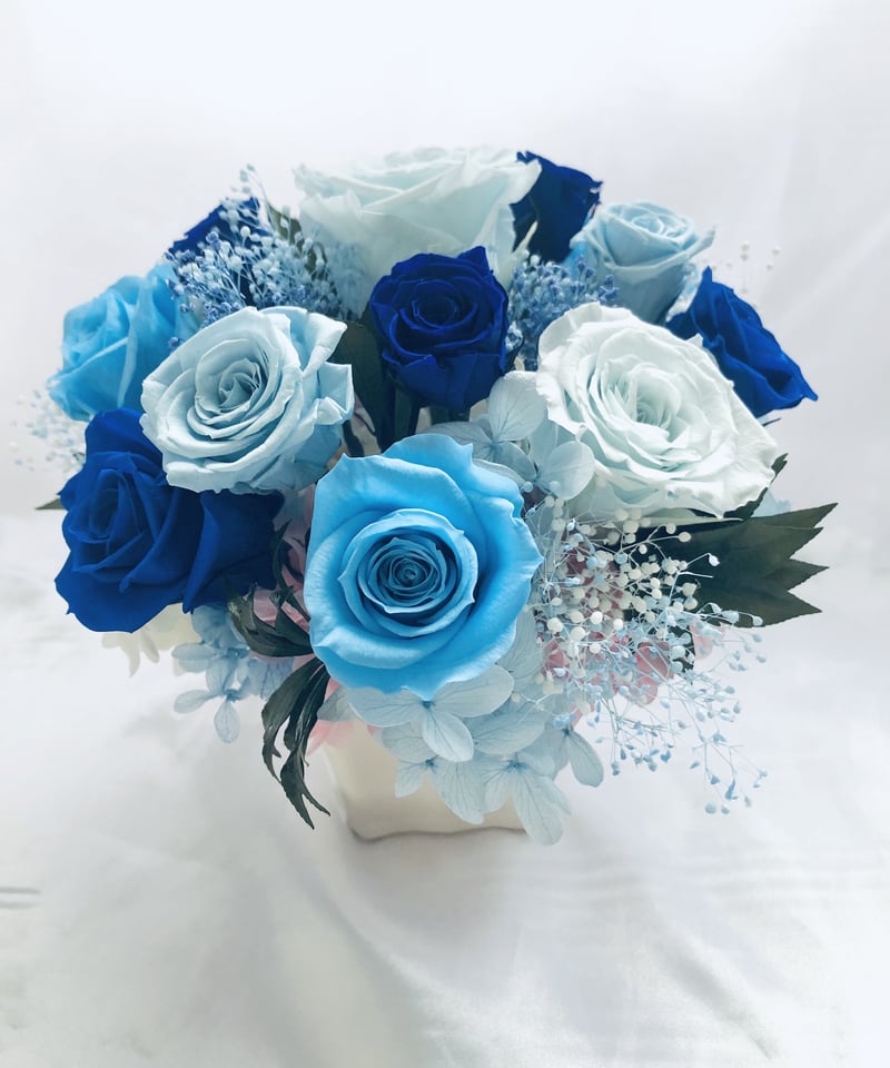 プリザーブドフラワーブルーローズの奇跡と祝福／ 陶器花器アレンジ
