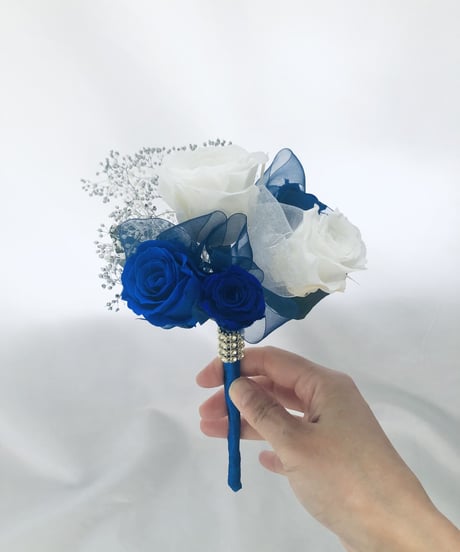 プリザーブドフラワー青と白薔薇のふんわり花束