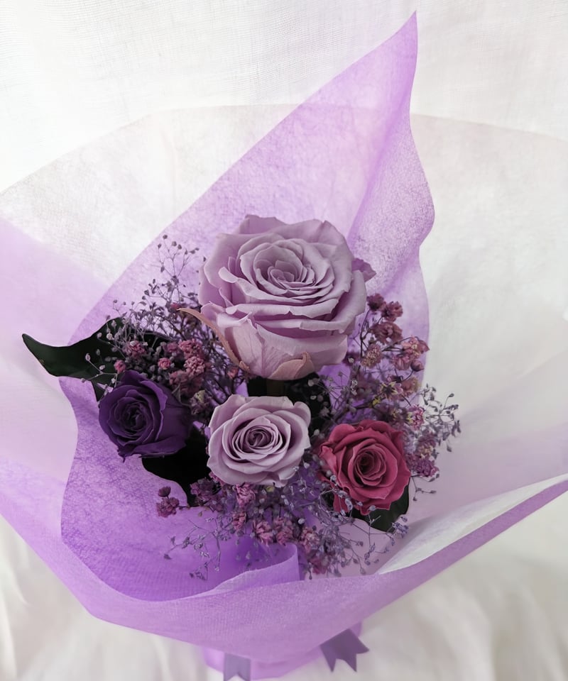 ✨大人気✨バラミックスプリザーブドフラワー✨ラッピングのまま飾れますよ✨ プリザーブドフラワー／大輪のライラックローズとミニ薔薇とかすみ草の