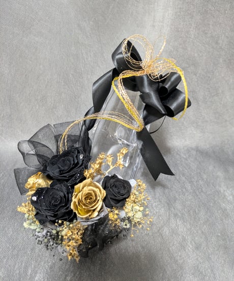 プリザーブドフラワー／ガラスの靴シリーズ黒薔薇とゴールドローズ／黒薔薇の魔法発動中