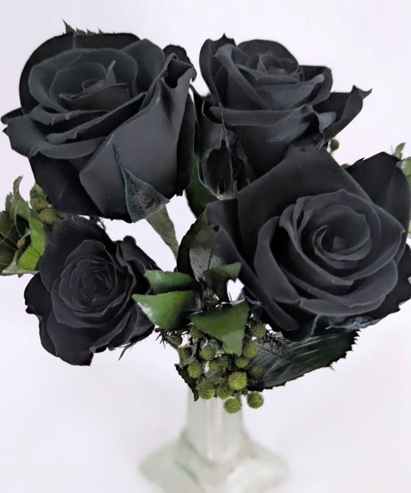 プリザーブドフラワー黒薔薇花束5輪／黒薔薇魔法発動中 | 世都華