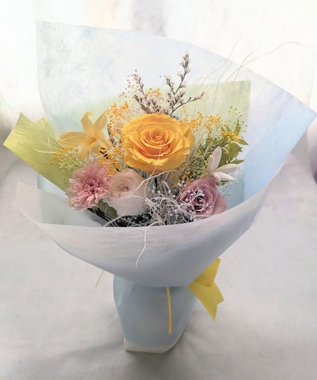 プリザーブドフラワー／黄色の薔薇と小花のふんわり陽だまりの花束