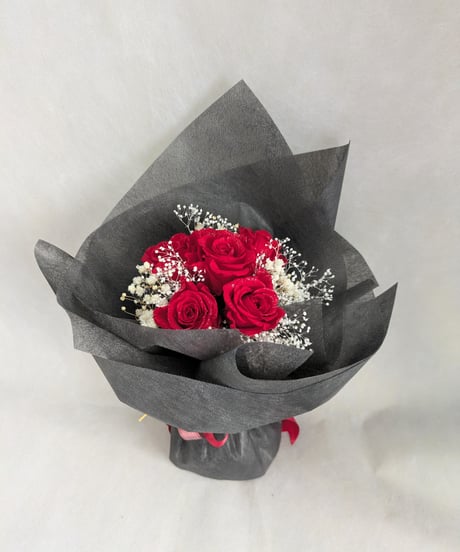 プリザーブドフラワー／赤い薔薇5輪とかすみ草の花束