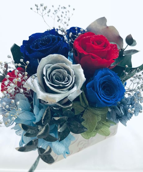 プリザーブドフラワー青と赤い薔薇にシルバーローズの魔法の枯れないお花【リボンラッピング付き】