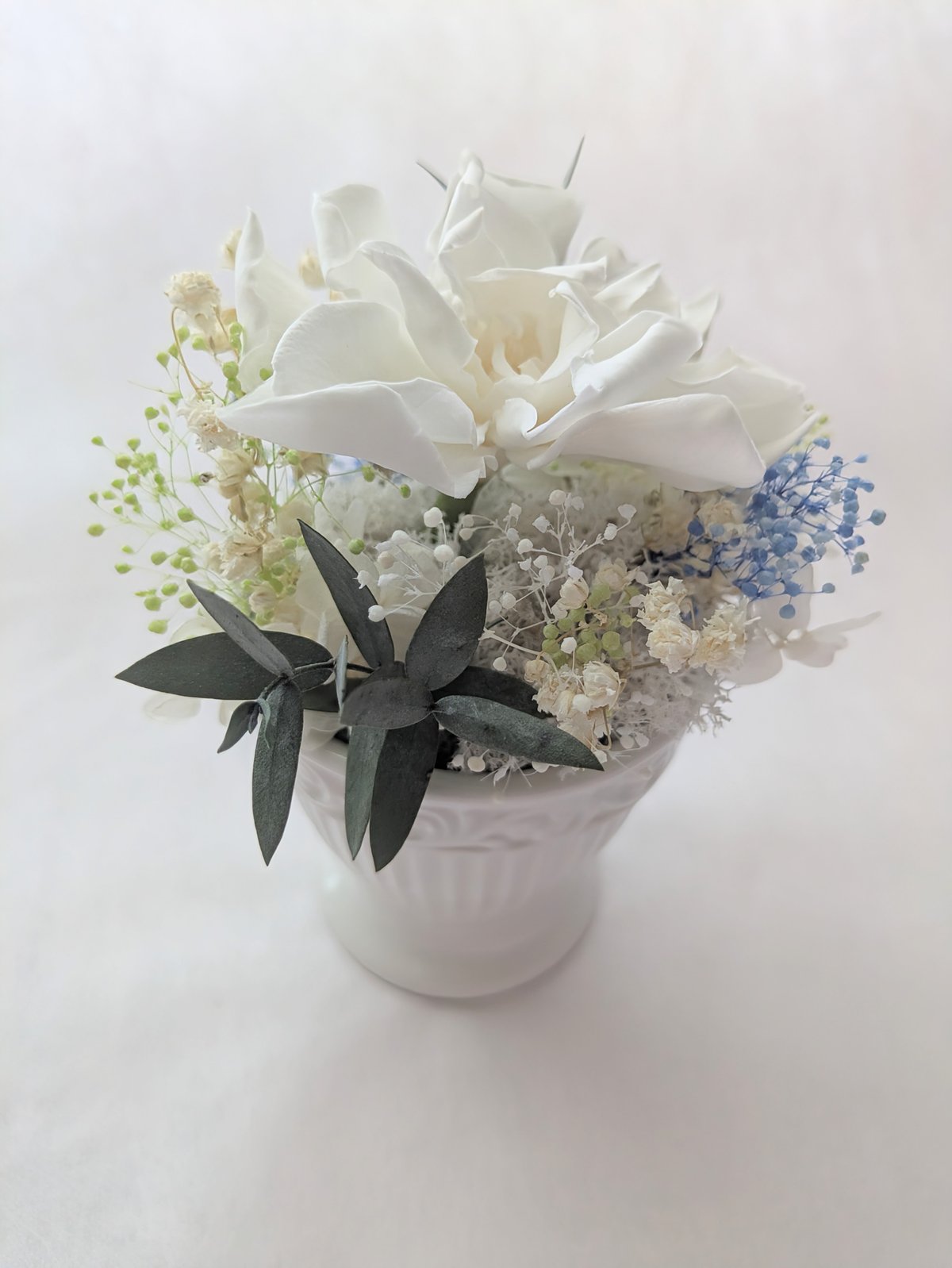 プリザーブドフラワー/クチナシの花の白い輝き/フラワーケースリボン