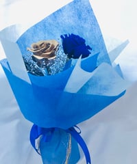 プリザーブドフラワーゴールドローズと青い薔薇の花束ギフト