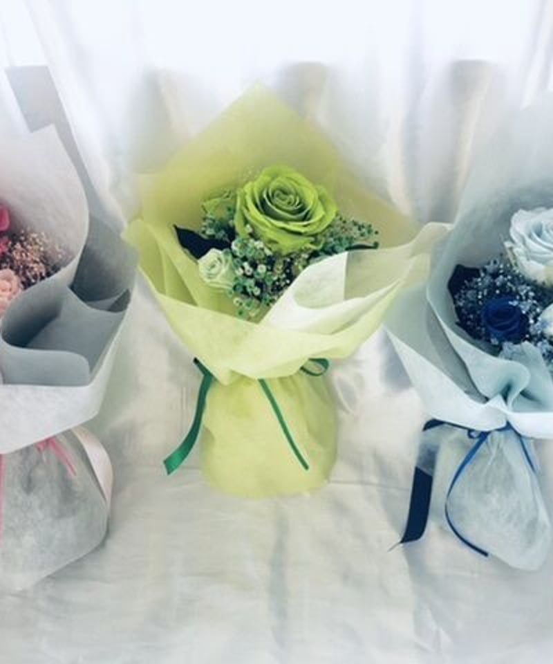 ピンクローズとミニ薔薇とかすみ草のふんわり花束（プリザーブド