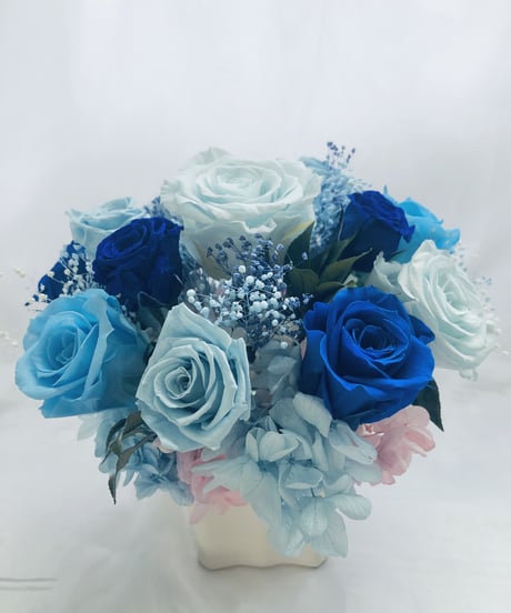 プリザーブドフラワーブルーローズの奇跡と祝福／ 陶器花器アレンジ／フラワーケース付き