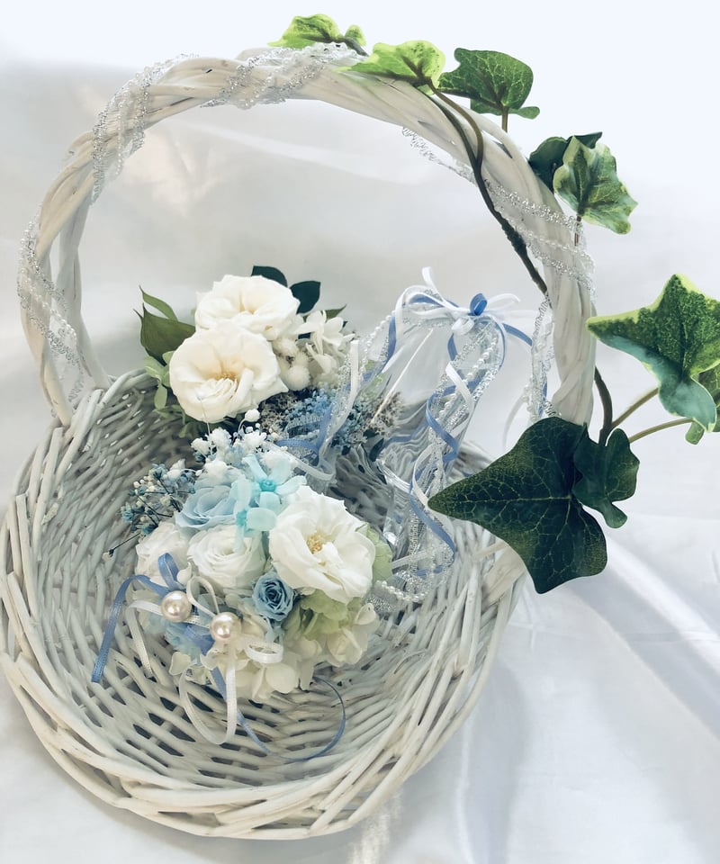 プリザーブドフラワーガラスの靴リングピローの花かごアレンジ | 世都華
