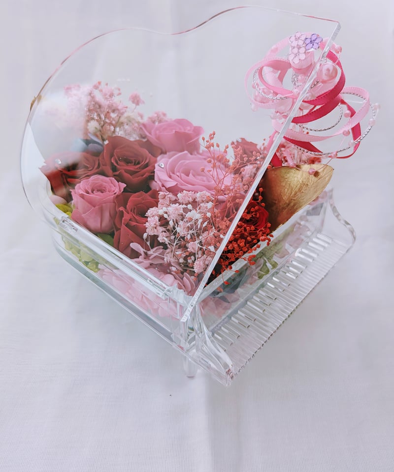プリザーブドフラワーピアノアレンジピンクと赤い薔薇のエレガント