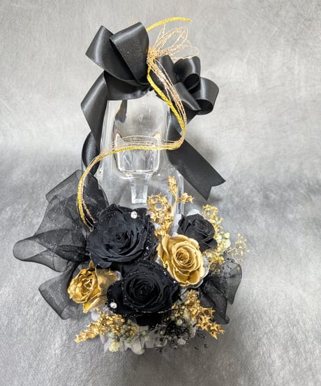 プリザーブドフラワー／ガラスの靴シリーズ黒薔薇とゴールドローズ／黒薔薇の魔法発動中
