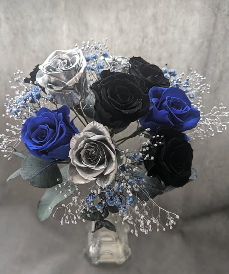 プリザーブドフラワー黒薔薇の魔法発動中シリーズ／黒、シルバー、青薔薇9輪花束