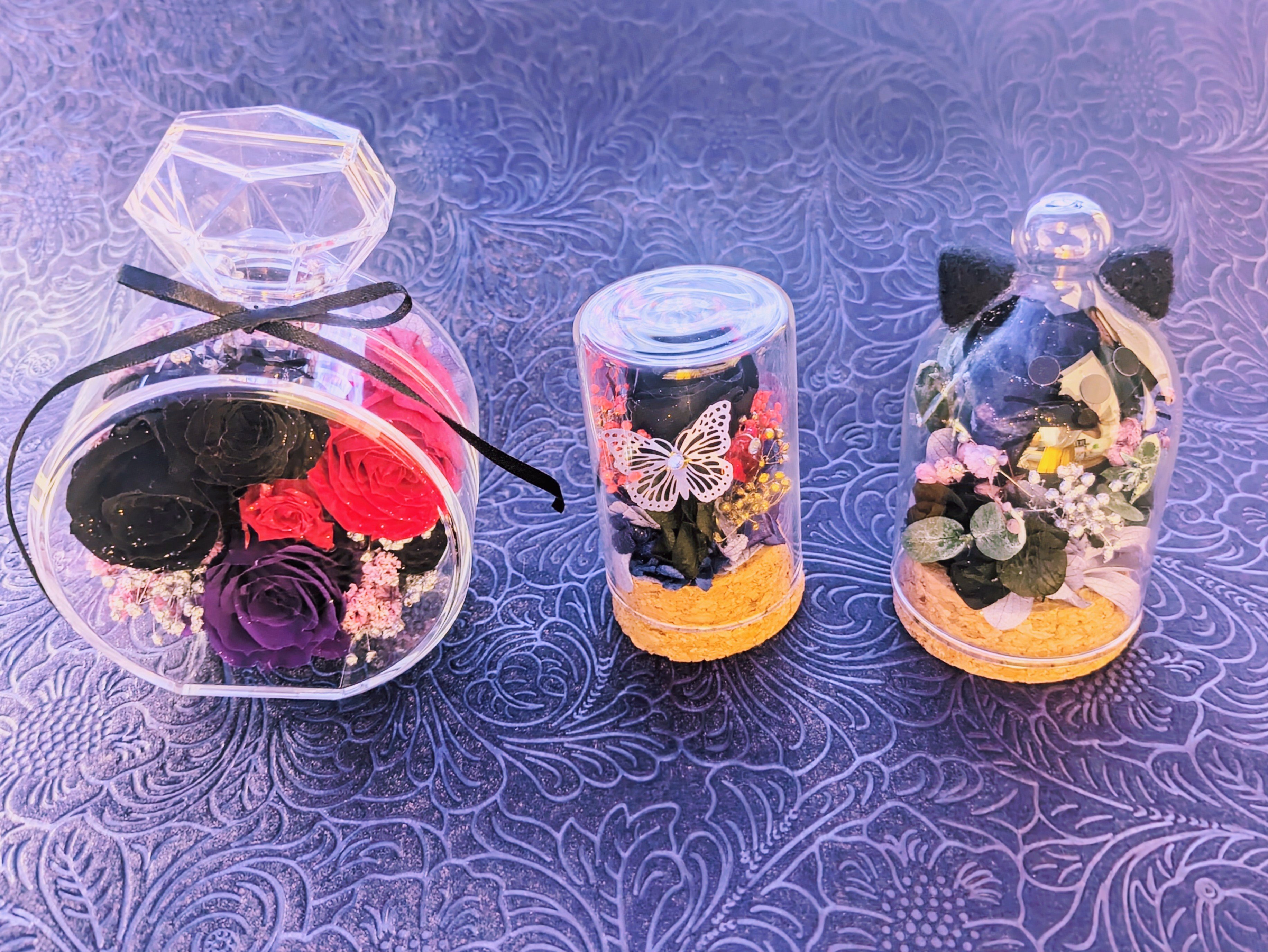 プリザーブドフラワー黒薔薇の魔法発動中シリーズ／薔薇とかすみ草の