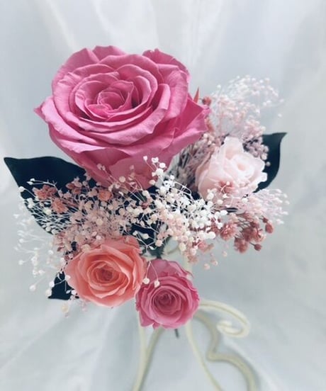 ピンクローズとミニ薔薇とかすみ草のふんわり花束（プリザーブドフラワー）