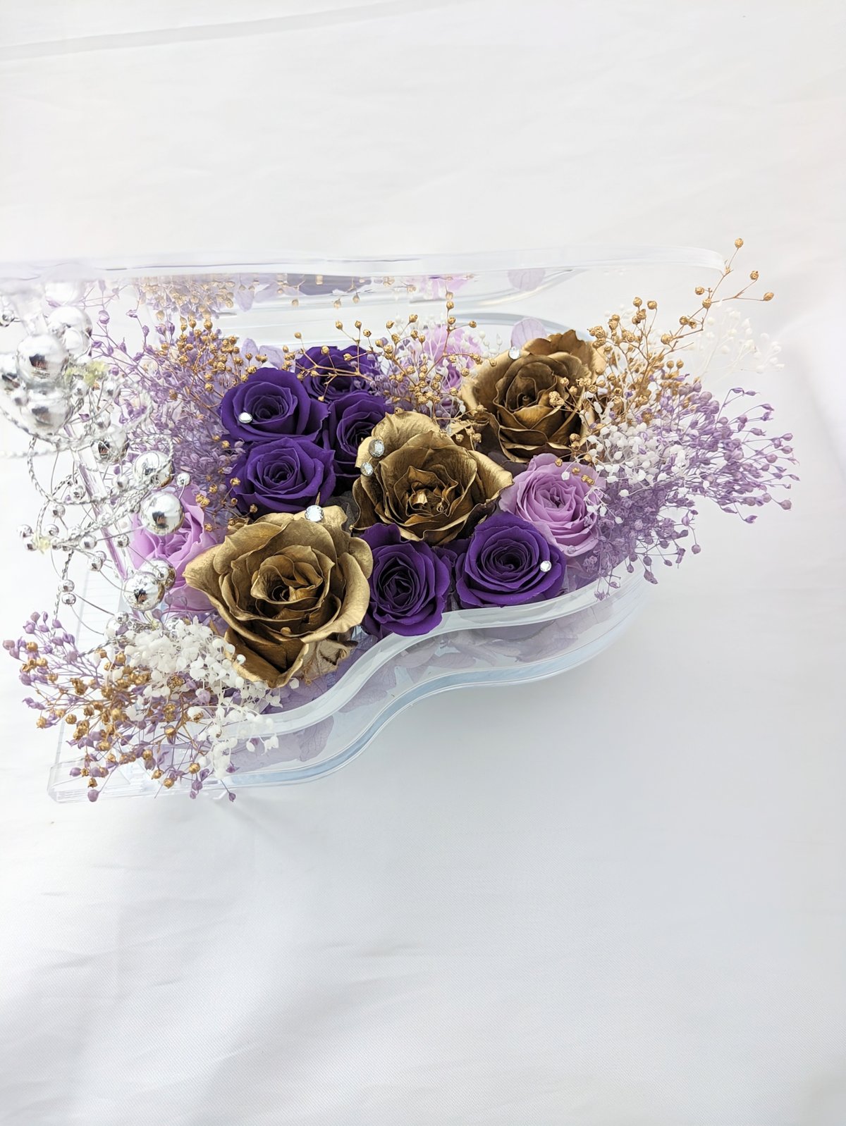 プリザーブドフラワーピアノアレンジ紫の薔薇と金色の薔薇の音色