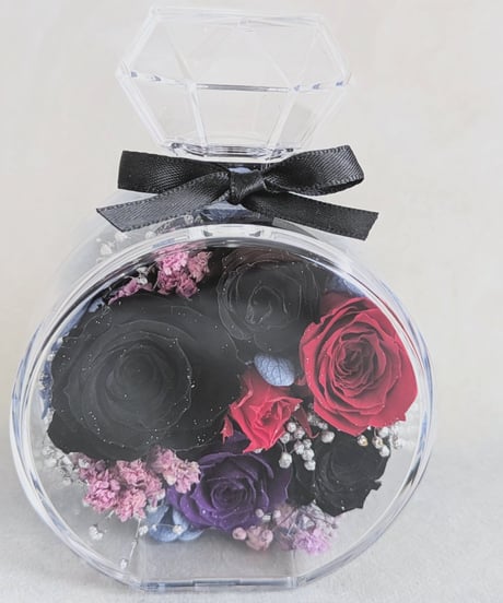 プリザーブドフラワー黒薔薇の魔法発動中シリーズ／薔薇とかすみ草の香水瓶フラワーギフト