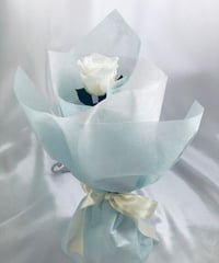 プリザーブドフラワー花束／パープルピンクローズとかすみ草のふんわり