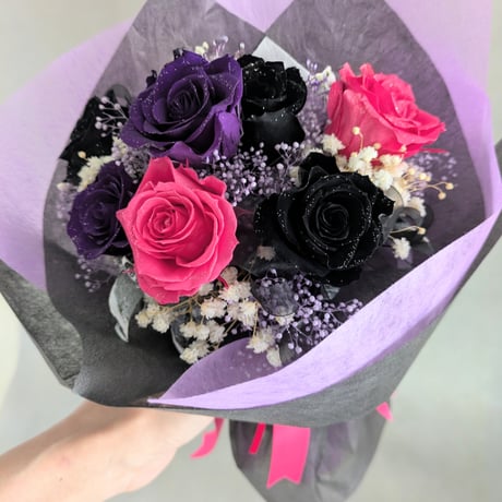 黒い薔薇花束 花束 黒紫 黒いバラの つの花言葉 本数の意味や