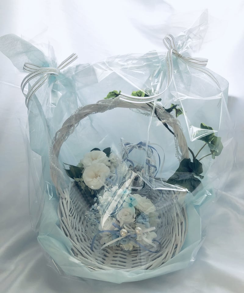 プリザーブドフラワーガラスの靴リングピローの花かごアレンジ | 世都華