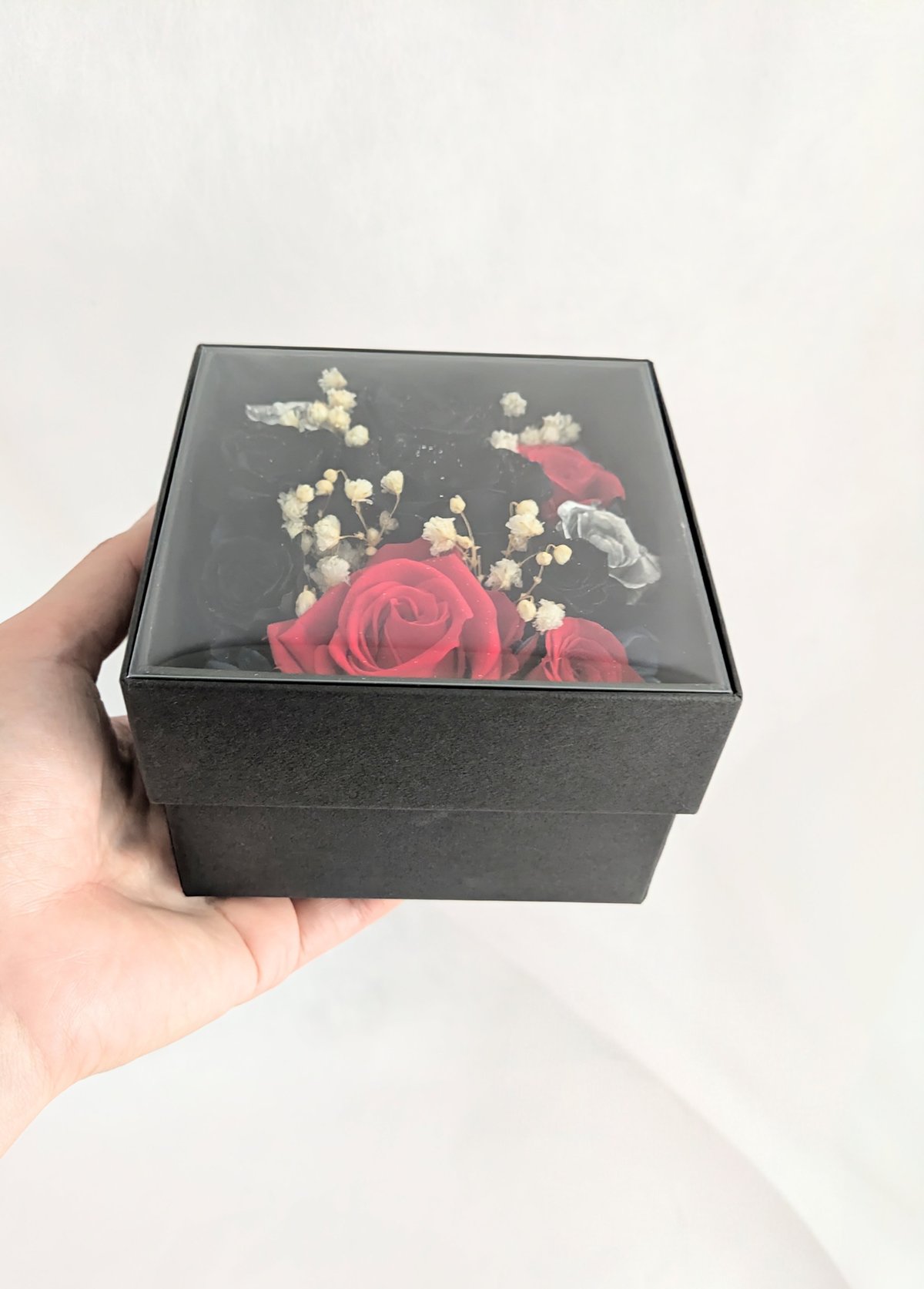 プリザーブドフラワー／フラワーボックス黒薔薇の魔法発動中3色ローズ