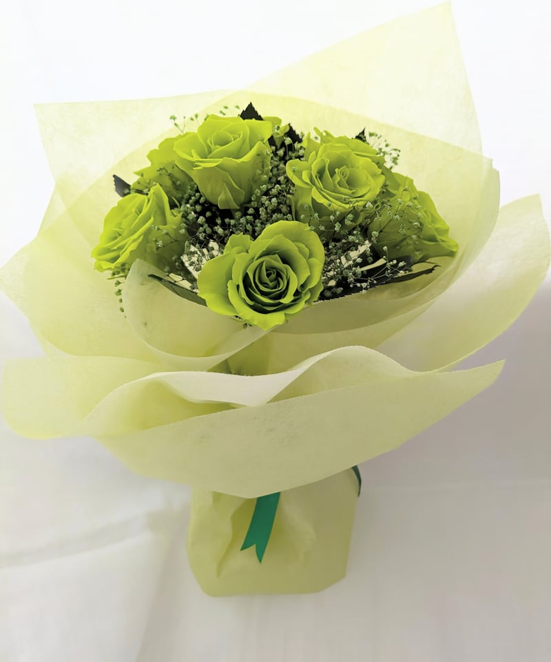 プリザーブドフラワー緑の薔薇9輪とかすみ草の花束（花束ラッピング
