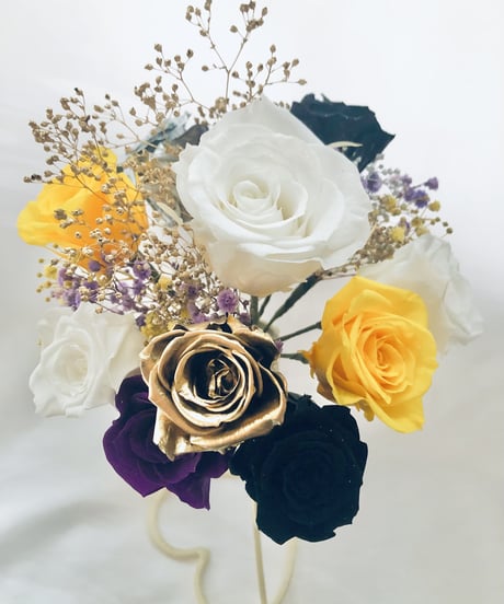 プリザーブドフラワー/祝福を込めて贈る花/輝く薔薇を束ねた花束（ふんわり花束ラッピング）