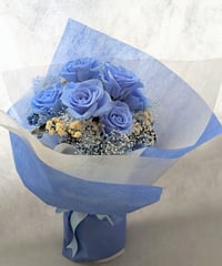 プリザーブドフラワー緑の薔薇9輪とかすみ草の花束（花束ラッピング